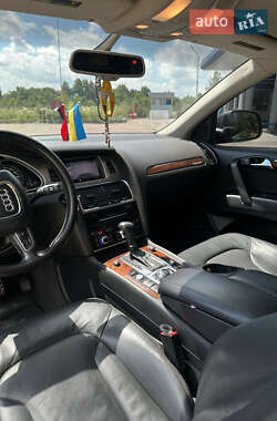 Внедорожник / Кроссовер Audi Q7 2011 в 