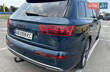Позашляховик / Кросовер Audi Q7 2018 в 