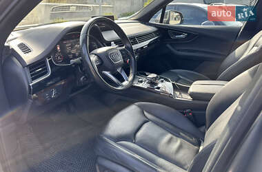 Позашляховик / Кросовер Audi Q7 2017 в 