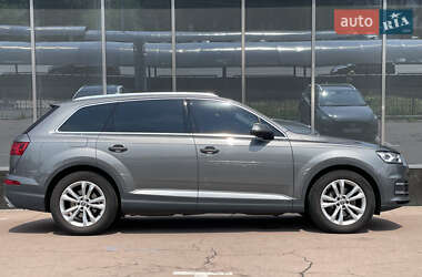 Позашляховик / Кросовер Audi Q7 2015 в 