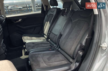 Позашляховик / Кросовер Audi Q7 2015 в 