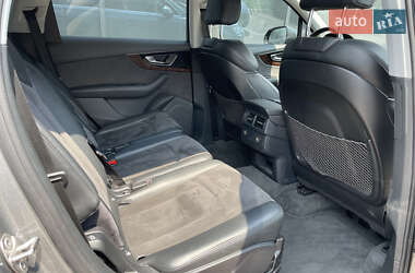 Позашляховик / Кросовер Audi Q7 2015 в 
