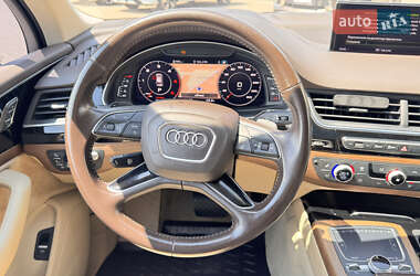 Внедорожник / Кроссовер Audi Q7 2017 в 