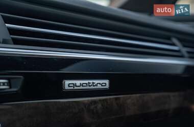Позашляховик / Кросовер Audi Q7 2017 в 