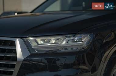 Позашляховик / Кросовер Audi Q7 2017 в 