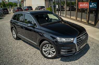 Позашляховик / Кросовер Audi Q7 2017 в 