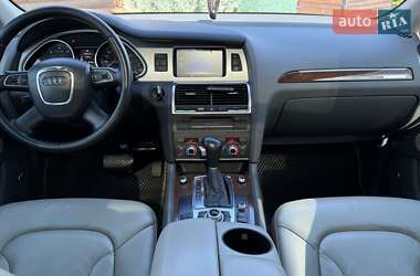 Позашляховик / Кросовер Audi Q7 2011 в 