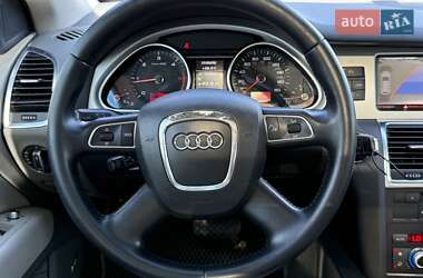 Позашляховик / Кросовер Audi Q7 2011 в 