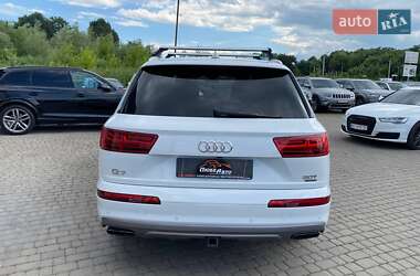 Позашляховик / Кросовер Audi Q7 2016 в 