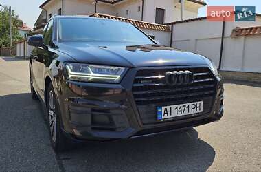 Позашляховик / Кросовер Audi Q7 2016 в 