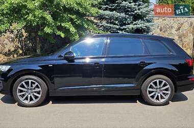 Позашляховик / Кросовер Audi Q7 2016 в 