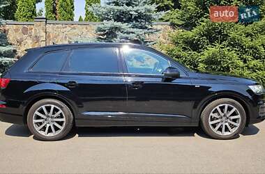 Позашляховик / Кросовер Audi Q7 2016 в 