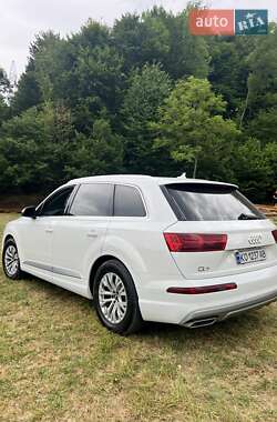 Позашляховик / Кросовер Audi Q7 2017 в 