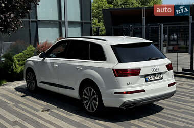 Позашляховик / Кросовер Audi Q7 2017 в 
