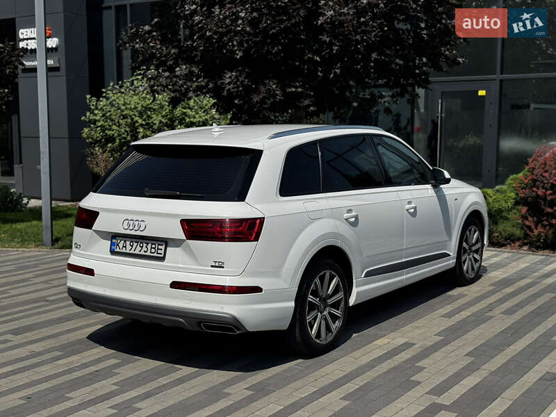 Позашляховик / Кросовер Audi Q7 2017 в Києві