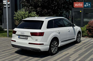 Позашляховик / Кросовер Audi Q7 2017 в 