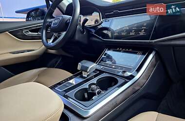 Позашляховик / Кросовер Audi Q7 2020 в 