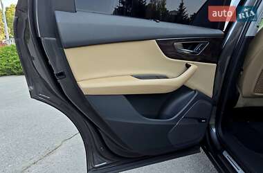 Позашляховик / Кросовер Audi Q7 2020 в 