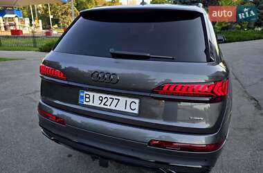 Позашляховик / Кросовер Audi Q7 2020 в 
