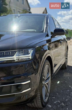 Внедорожник / Кроссовер Audi Q7 2017 в 