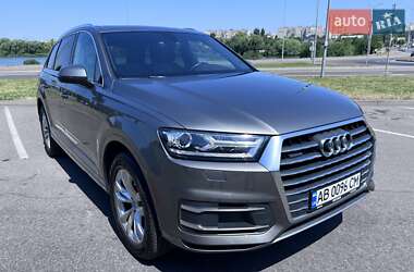 Внедорожник / Кроссовер Audi Q7 2017 в 