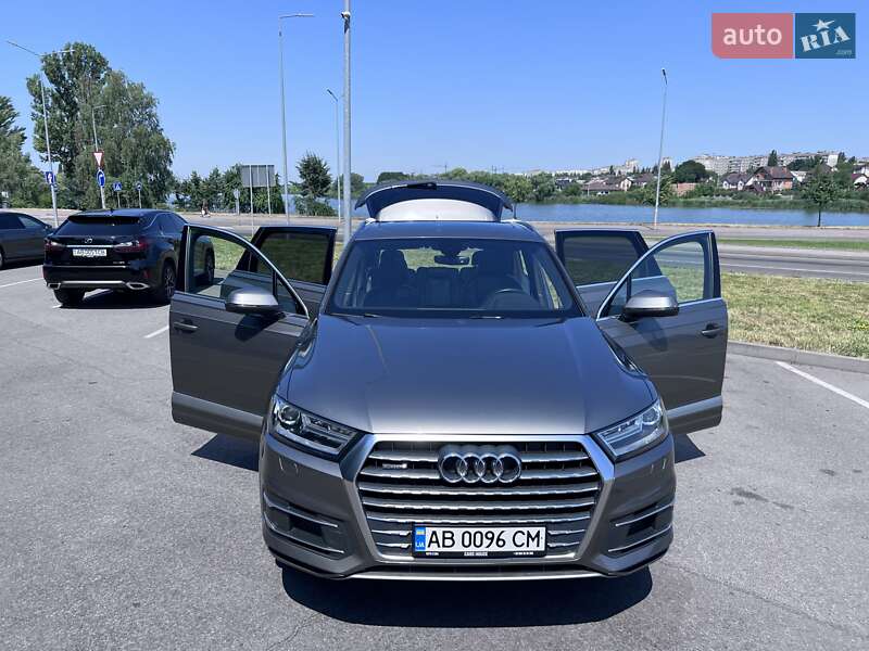 Позашляховик / Кросовер Audi Q7 2017 в Вінниці