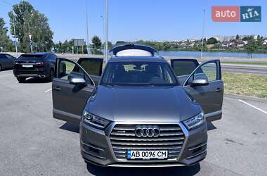 Внедорожник / Кроссовер Audi Q7 2017 в 