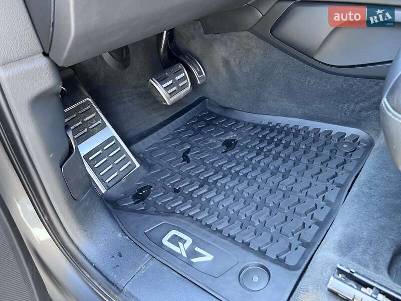 Позашляховик / Кросовер Audi Q7 2017 в Вінниці