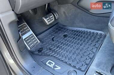 Внедорожник / Кроссовер Audi Q7 2017 в 