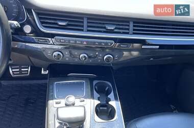 Внедорожник / Кроссовер Audi Q7 2017 в 