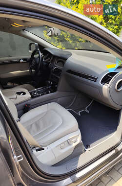 Внедорожник / Кроссовер Audi Q7 2012 в 