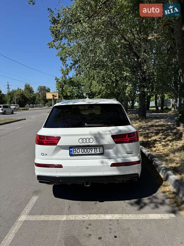 Позашляховик / Кросовер Audi Q7 2016 в Вінниці