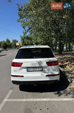 Позашляховик / Кросовер Audi Q7 2016 в 