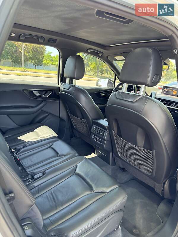Позашляховик / Кросовер Audi Q7 2016 в Вінниці