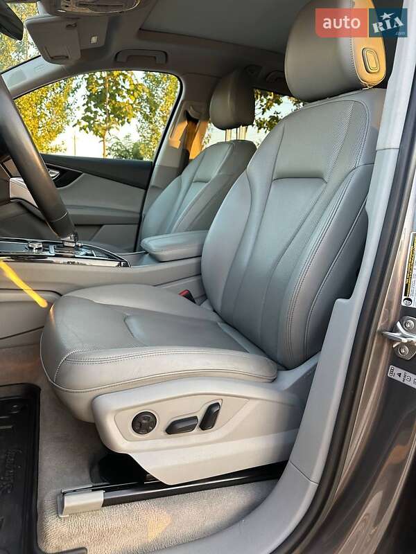 Внедорожник / Кроссовер Audi Q7 2019 в Одессе