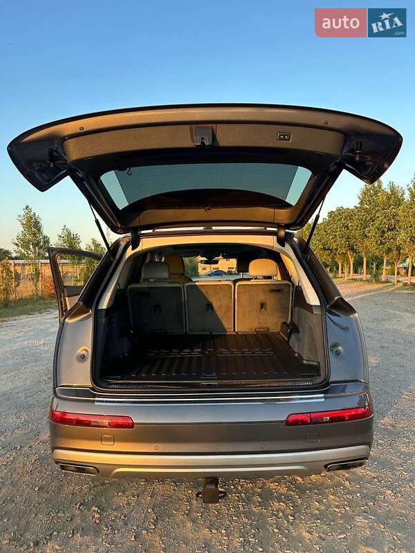 Внедорожник / Кроссовер Audi Q7 2019 в Одессе