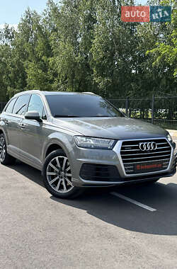 Позашляховик / Кросовер Audi Q7 2016 в 
