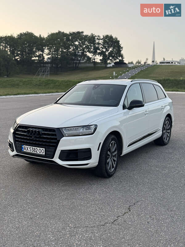 Позашляховик / Кросовер Audi Q7 2016 в Харкові