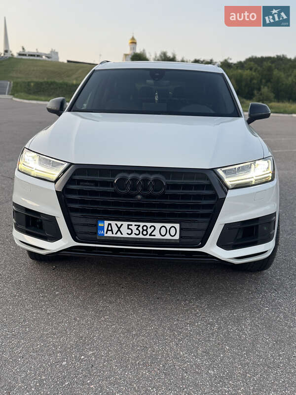 Позашляховик / Кросовер Audi Q7 2016 в Харкові