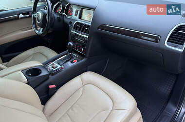 Внедорожник / Кроссовер Audi Q7 2010 в 