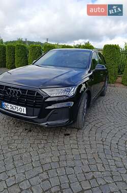 Внедорожник / Кроссовер Audi Q7 2021 в 