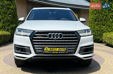 Позашляховик / Кросовер Audi Q7 2018 в 