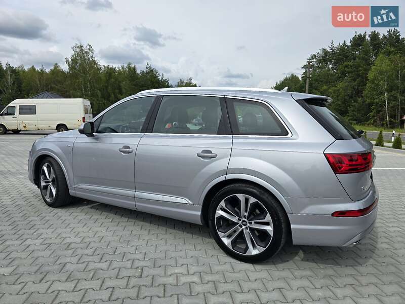 Позашляховик / Кросовер Audi Q7 2018 в Ковелі