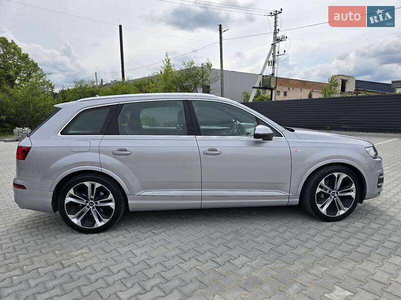 Позашляховик / Кросовер Audi Q7 2018 в Ковелі