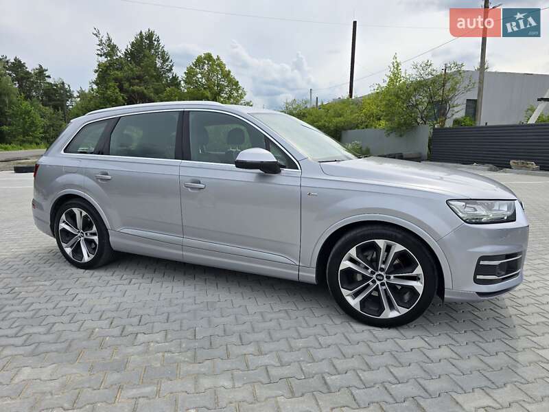 Позашляховик / Кросовер Audi Q7 2018 в Ковелі
