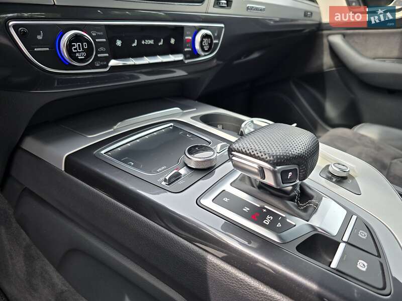Позашляховик / Кросовер Audi Q7 2018 в Ковелі