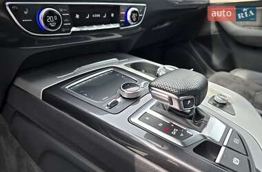 Внедорожник / Кроссовер Audi Q7 2018 в 