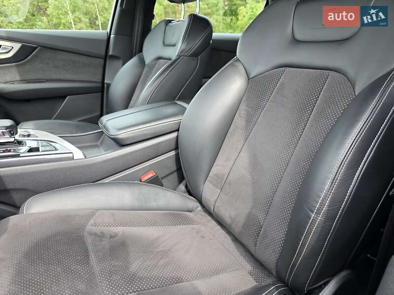 Позашляховик / Кросовер Audi Q7 2018 в Ковелі