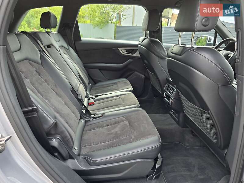 Позашляховик / Кросовер Audi Q7 2018 в Ковелі