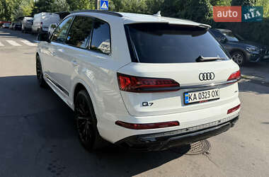 Внедорожник / Кроссовер Audi Q7 2022 в 